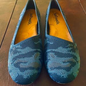 8.5 New Softwalk Blue Camo Flats
